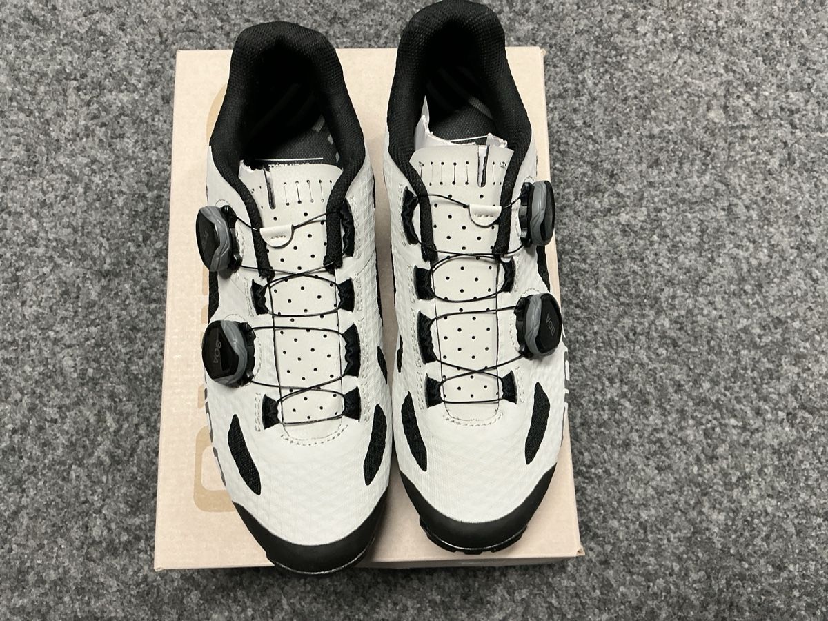Giro Herrenschuhe: Giro Spector taille 39 – Neu und originalverpackt aus Borex von b-cycle