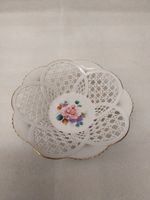 Openwork porcelain bowl - Durchbrochene Porzellanschale.