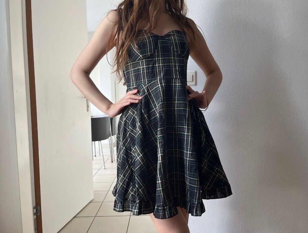 Kleider: Robe courte à carreaux vert et beige taille S – Gebraucht aus St-Aubin FR von Tiweety 3