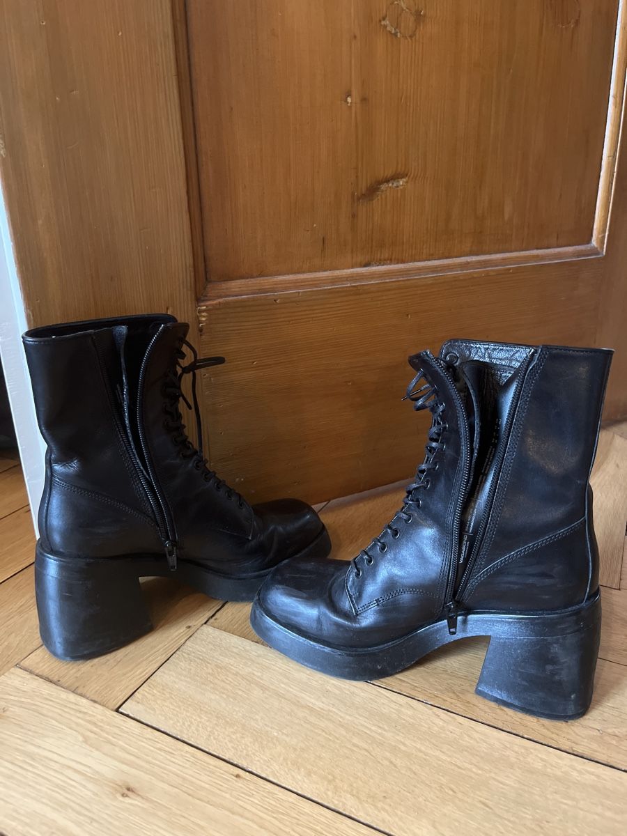 Scarpe da donna: Stiefelette mit Absatz – Usato da Münchenbuchsee venduto da Luna171 1