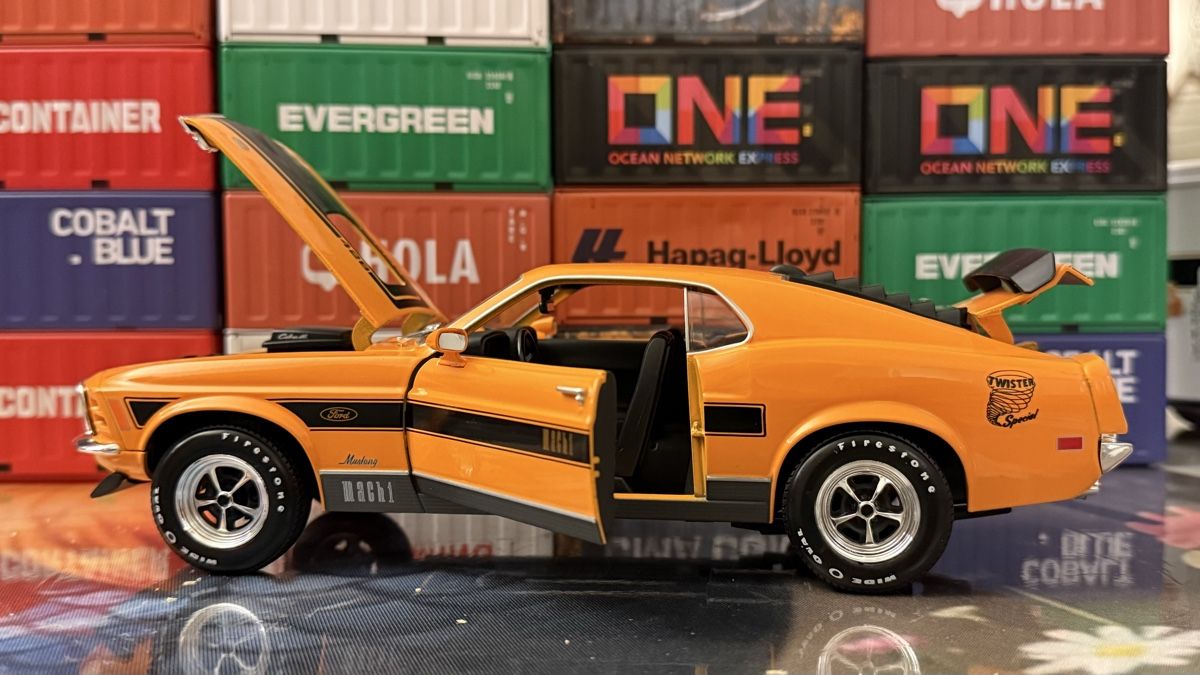 Ford Modellini d'auto: Ford Mustang Mach 1 Orange 1:18 – Usato da Basel venduto da Zomeg