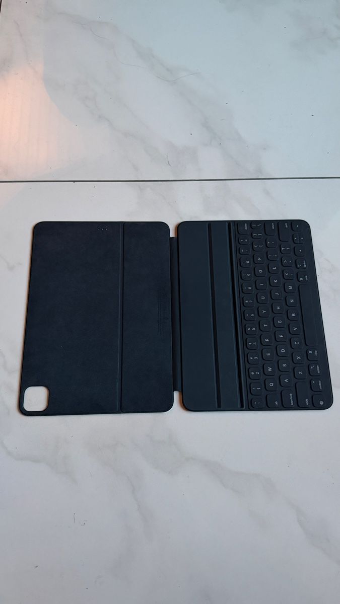 Apple Tastaturen: Apple Smart Keyboard Folio 11" – Gebraucht aus Zürich von kidcreme01