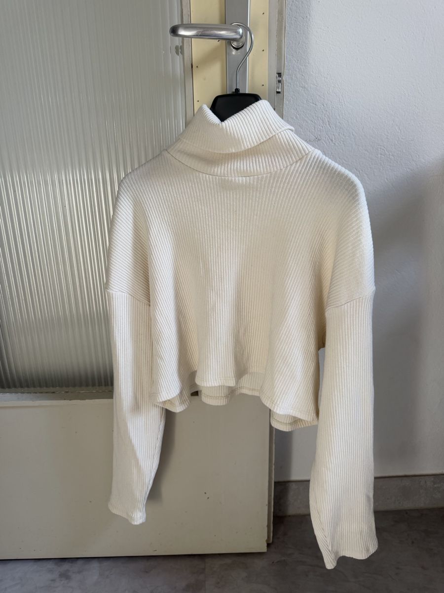 Pull&Bear Pullover & Sweatshirts: Pullover Pull&Bear Rollkragen gerippt creme Grösse S – Gebraucht aus Kirchberg BE von lea_kb6y