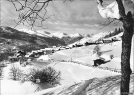 Pany GR // 1951 Dorf Winter Berge Alpen Schnee