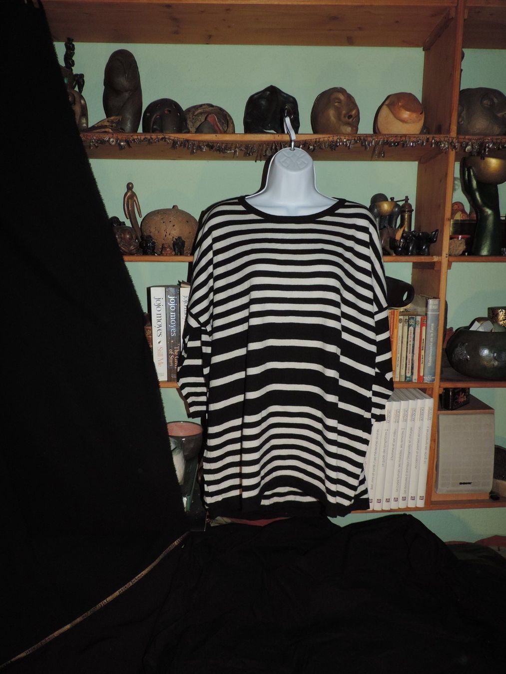 Top: pull rayé noir et blanc – Usato da Genève venduto da Axelle333 2