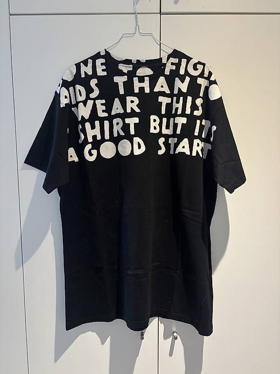T-shirt: MM6 Maison Margiela t-shirt – Usato da Mendrisio venduto da yus_gtq7