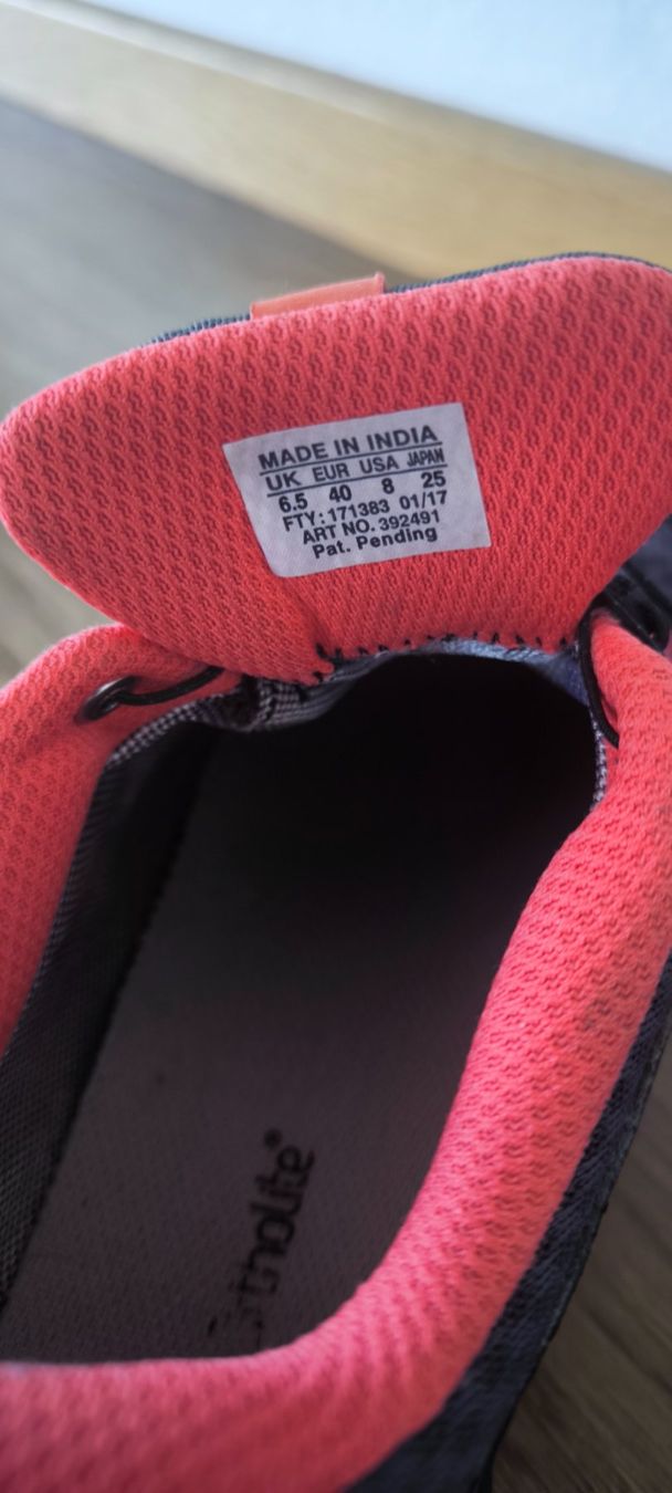 Salomon Scarpe da donna: Salomon Goretex Wanderschuhe Laufschuhe 40 – Usato da Ebikon venduto da brombomboli 2