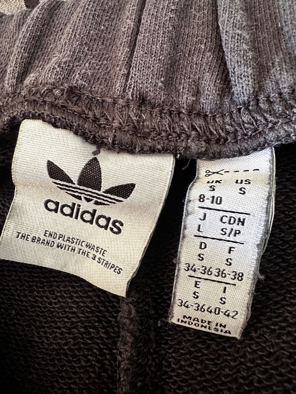 Adidas Pantaloni: Adidas Trainingshose, Grösse S – Usato da Haldenstein venduto da enie123 2