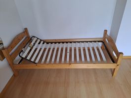 Jugendbett mit Lattenrost - Kiefer massiv - farblos lackiert