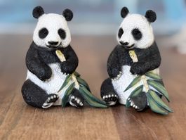 2 Panda Figuren mit Bambus Dekoration neuwertig
