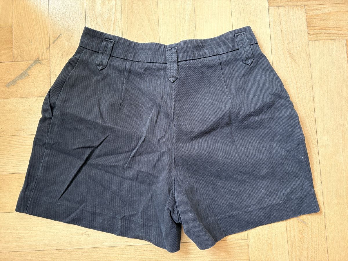 Sezane Hosen: Shorts Sezane noir taille 38  – Gebraucht aus Lausanne von france.guillermin 1