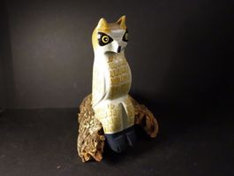 Spezielle, sitzende Eule aus Holz