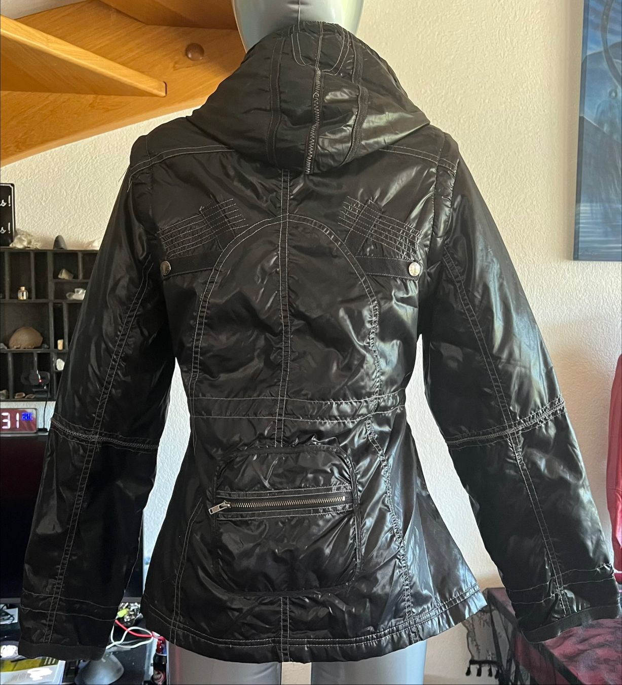 Cappotti: Manteau-veste modulable noire super originale taille 38 – Usato da Chézard-St-Martin venduto da Cheyenne_75 7