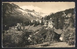 Arosa, Ortsansicht mit Gipfelpanorama vo