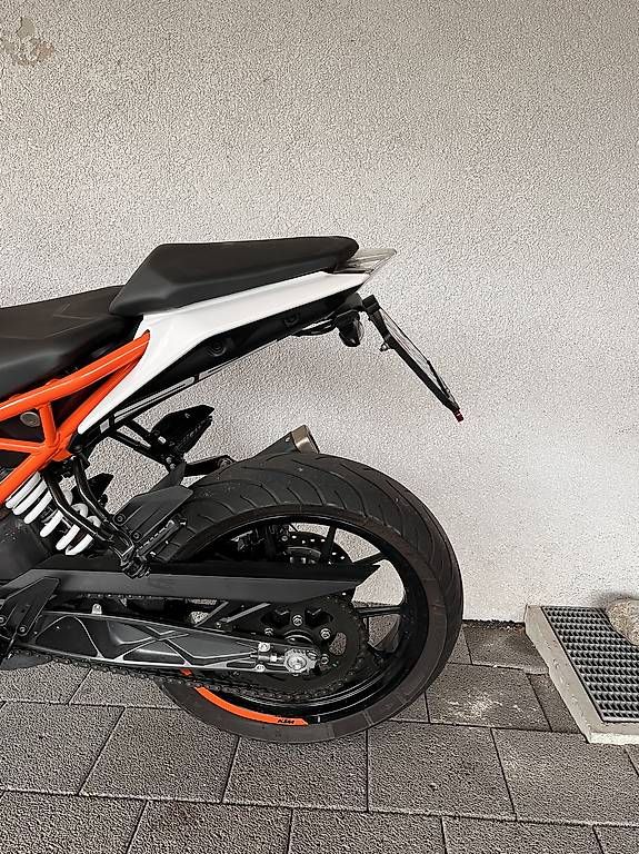 Strada: KTM Duke 125 ab Service – Usato da Grossaffoltern venduto da MS4TT 1