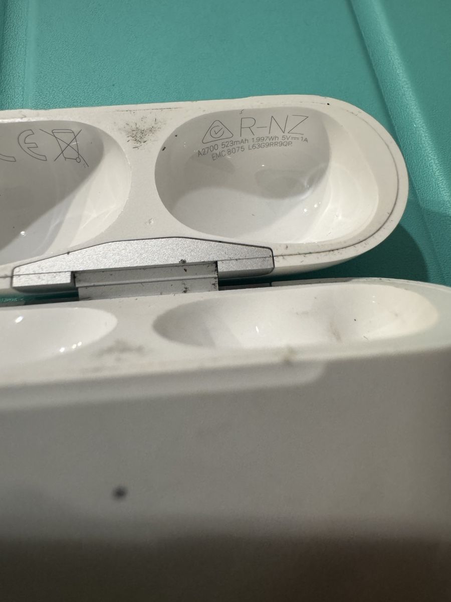 Apple Kopfhörer: AirPods Pro 2 – Defekt aus Emmenbrücke von Laurelo 1