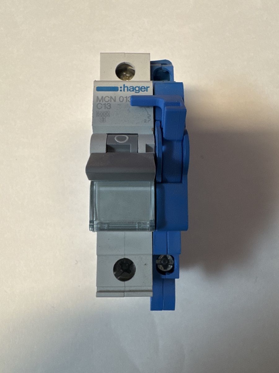 Hager Stromzufuhr: Hager MCN 013 LS 13 Ampere mit Neutralleitertrenner – Gebraucht aus Ehrendingen von Sansav