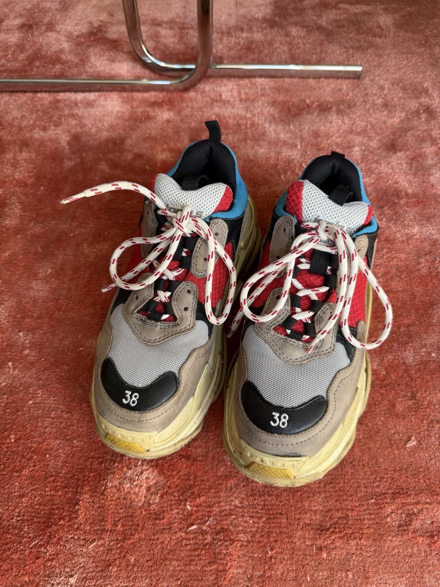 Balenciaga Herrenschuhe: Balenciaga Triple S Gr. 38 – Gebraucht aus Zürich von camilot