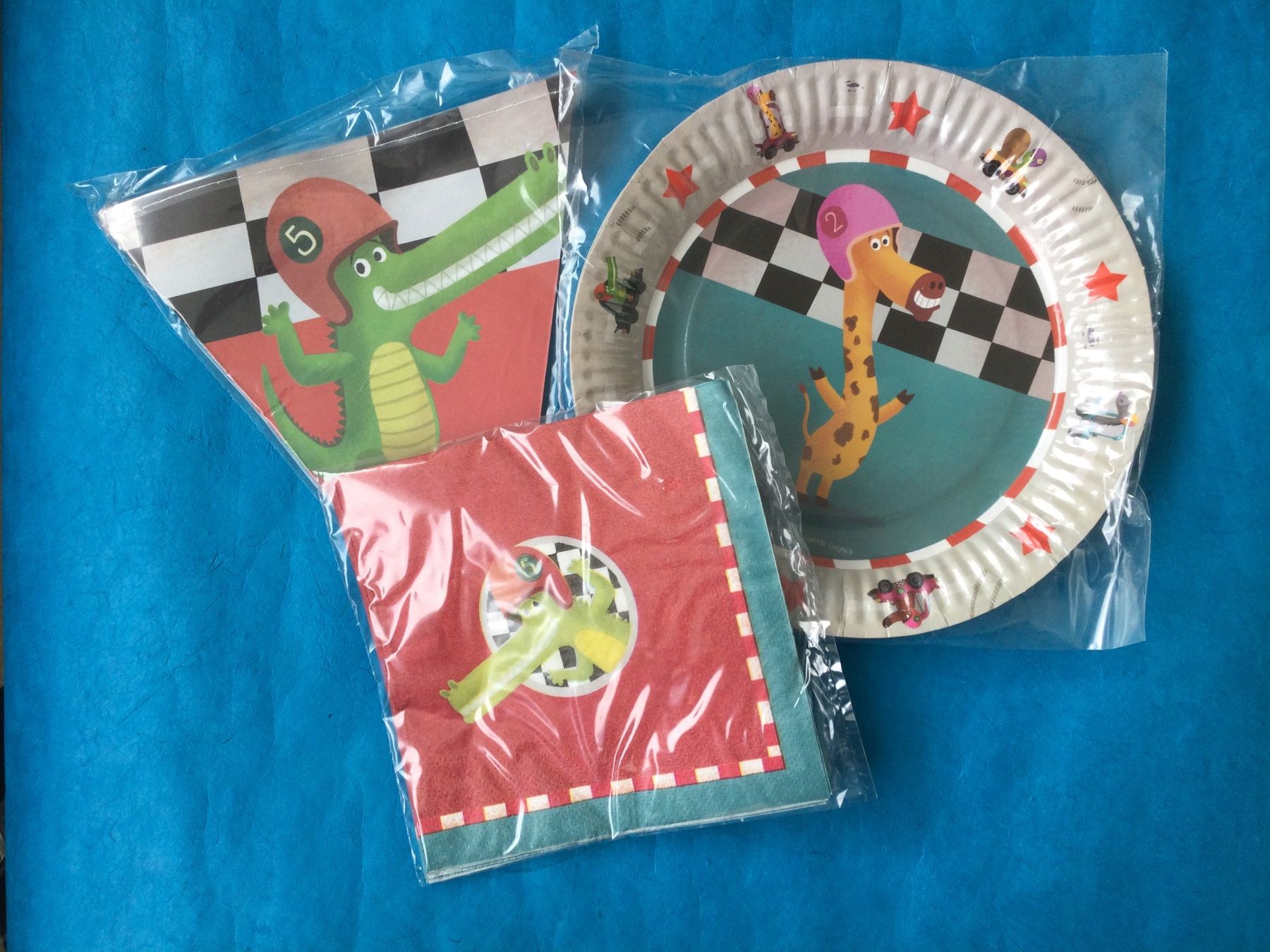 Tutte le decorazioni: Janod Happy Birthday Set. Racing. Neu – Nuovo e nell'imballaggio originale da S. Pietro venduto da pic_mc9g 6
