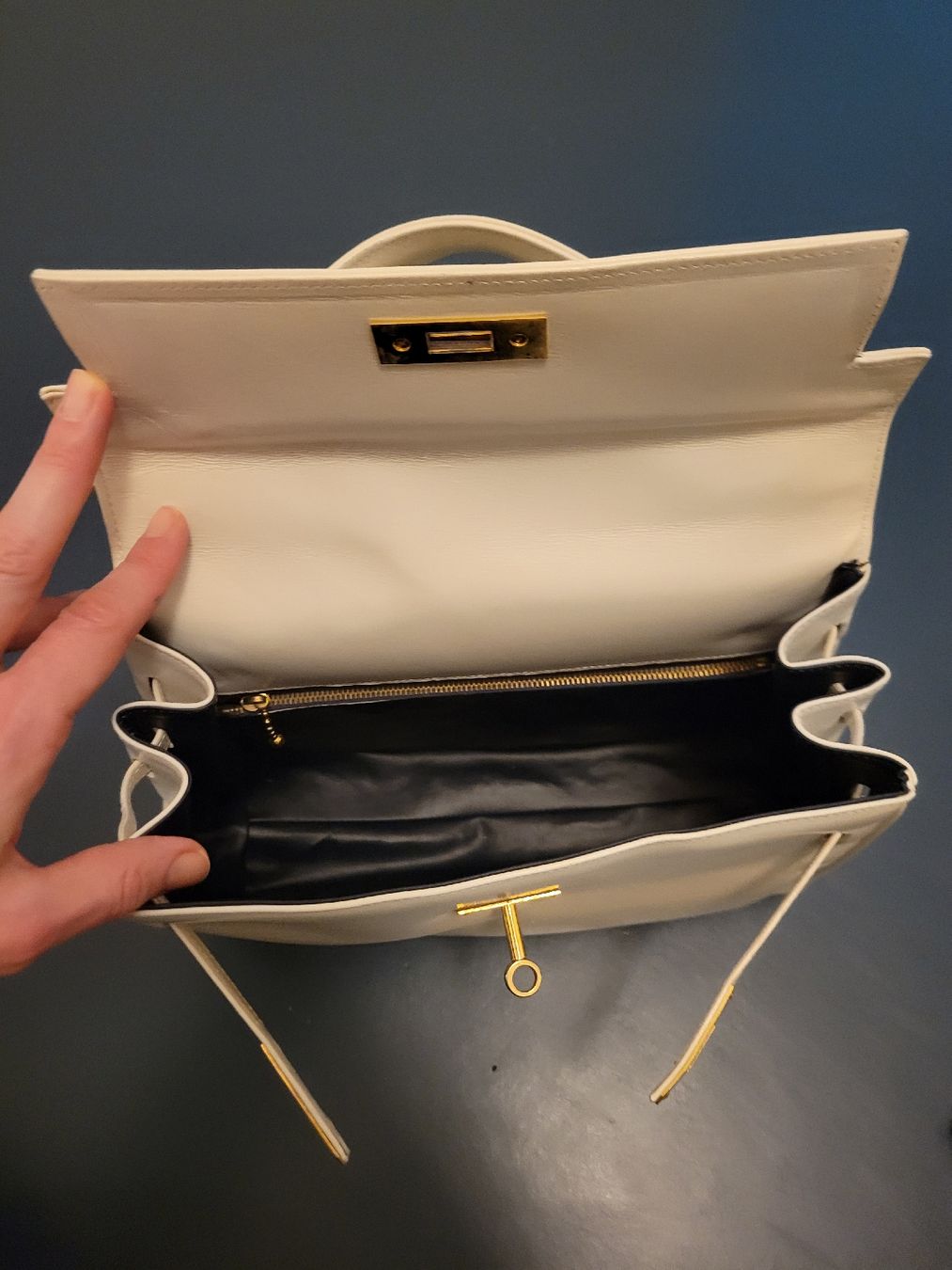 Borse da donna: Weisse Kunstlederhandtasche – Usato da zürich venduto da Annettemana 1
