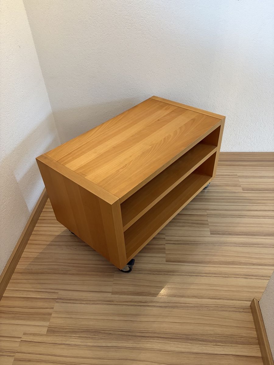 TV Möbel: Möbel auf Rollen Holz hell 2 Fächer gebrauchter Zustand – Gebraucht aus Burgdorf von idefix69 1