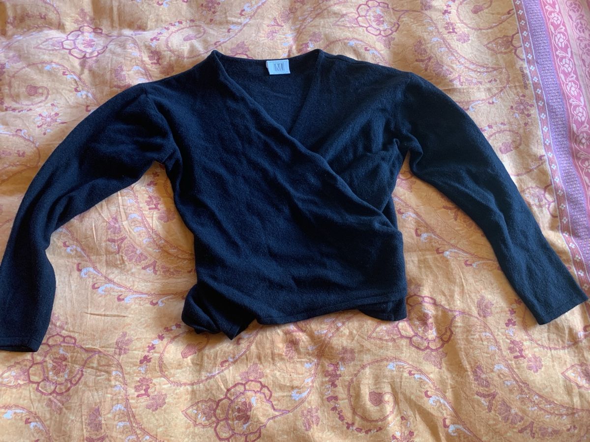 Tops: Pull cache-cœur noir M laine. Madeleine – Gebraucht aus Finhaut von dod 1