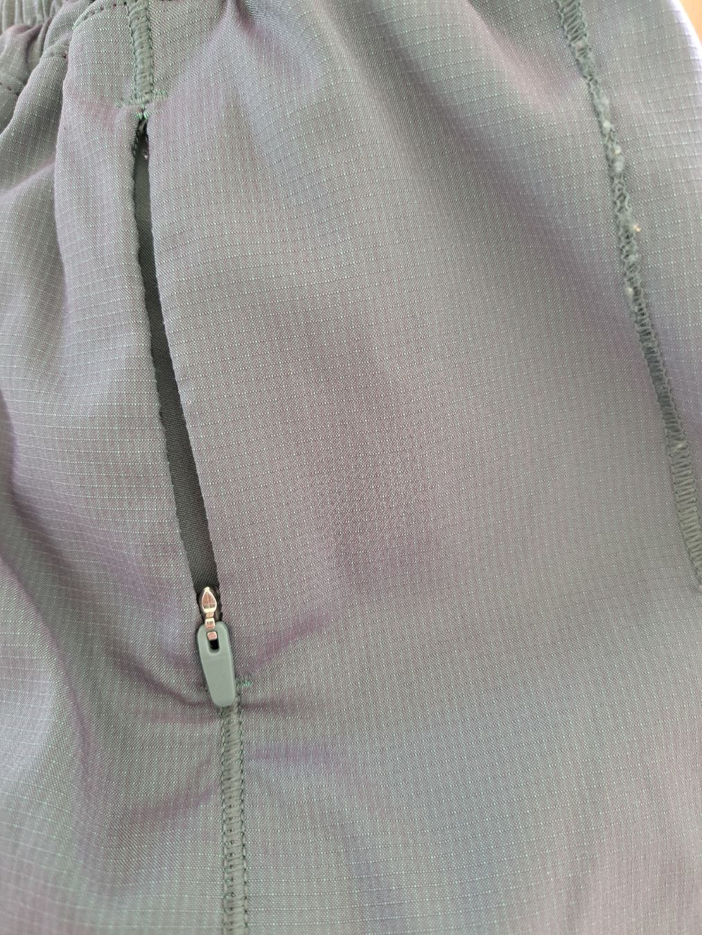 Lululemon Pantaloni: Lululemon Shorts – Usato da Thalwil venduto da sternenstaub369 3