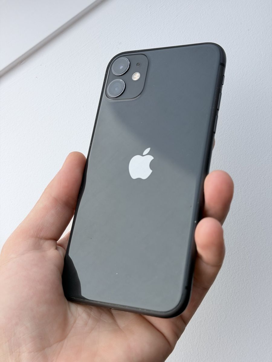 Apple Telefoni cellulari / Smartphones: iPhone 11 (128gb) – Usato da Grandvaux venduto da RGKeller
