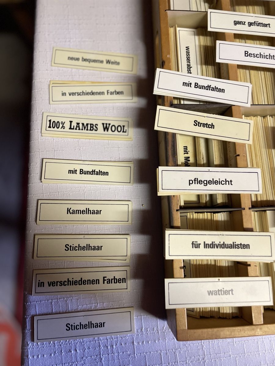 Tessuti: Setzkasten Werbung kleider karten – Usato da Lüsslingen venduto da eehm 8