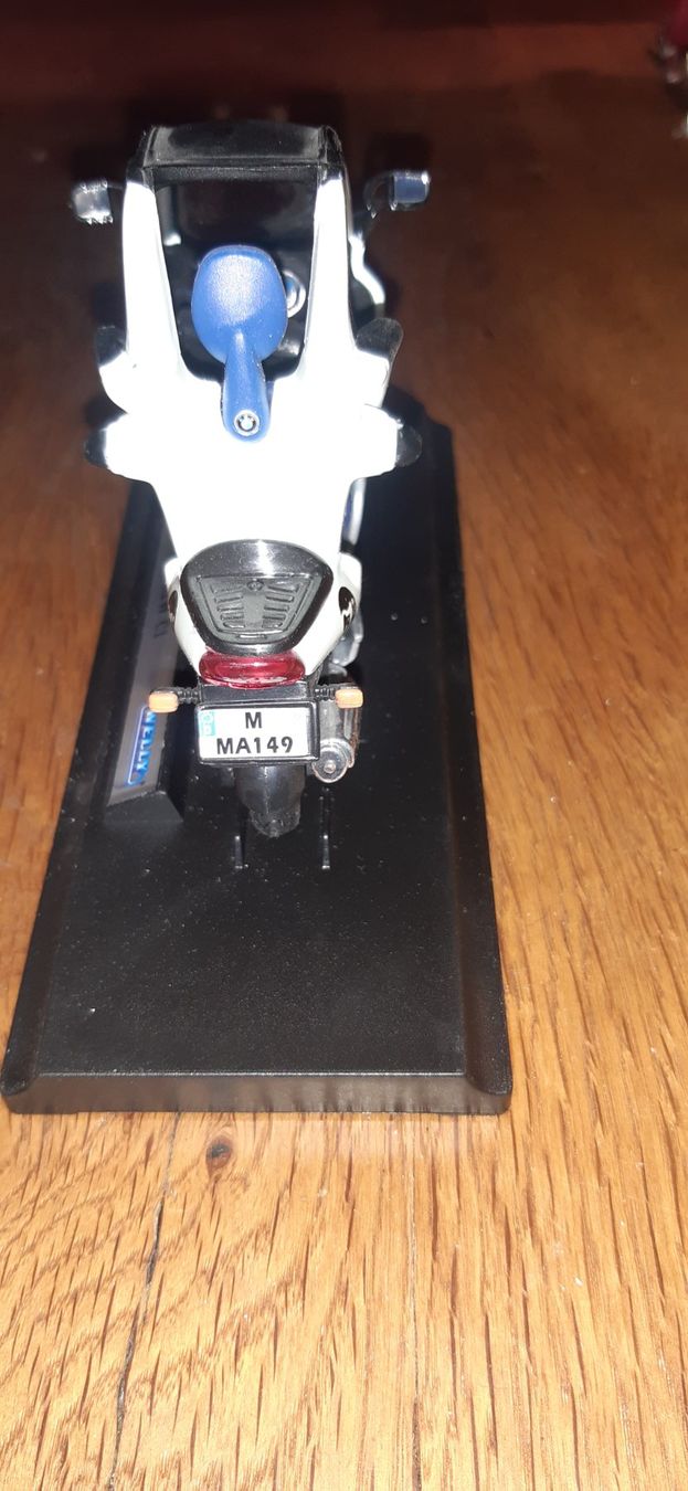 Welly Kit di modellismo & Modellini statici: BMW C1 1:18 WELLY – Usato da Fehraltorf venduto da STEMAC01TK 1