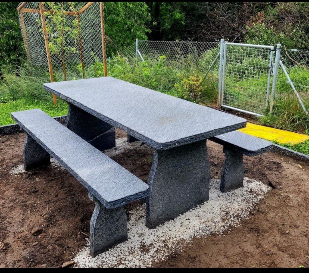 Set di tavolo e panche: Tavolo in granito Vallemaggia – Nuovo e nell'imballaggio originale da Riveo venduto da LafranchiJoy 2