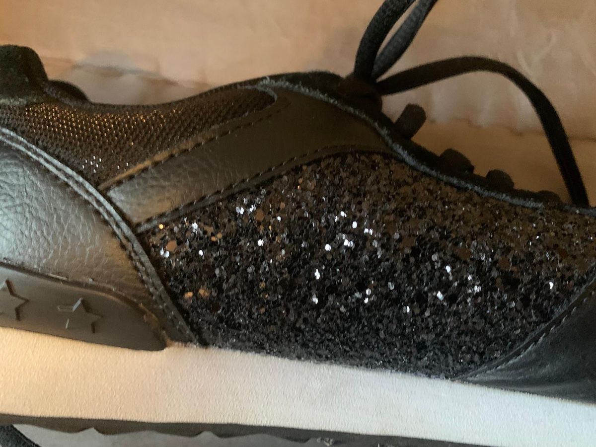Damenschuhe: Schwarze Damen Turnschuhe, Grösse 39, Glitzer – Gebraucht aus Rikon im Tösstal von Spellbinder 2