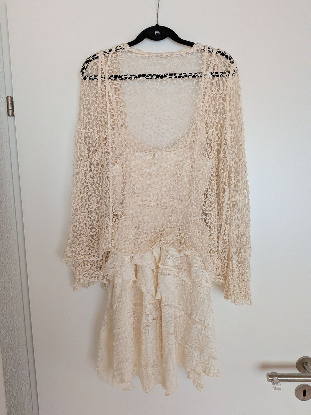 Tute: CIDER Jumpsuit (XS) mit passendem Jäckchen Beige – Usato da Wollerau venduto da skyfall007 5