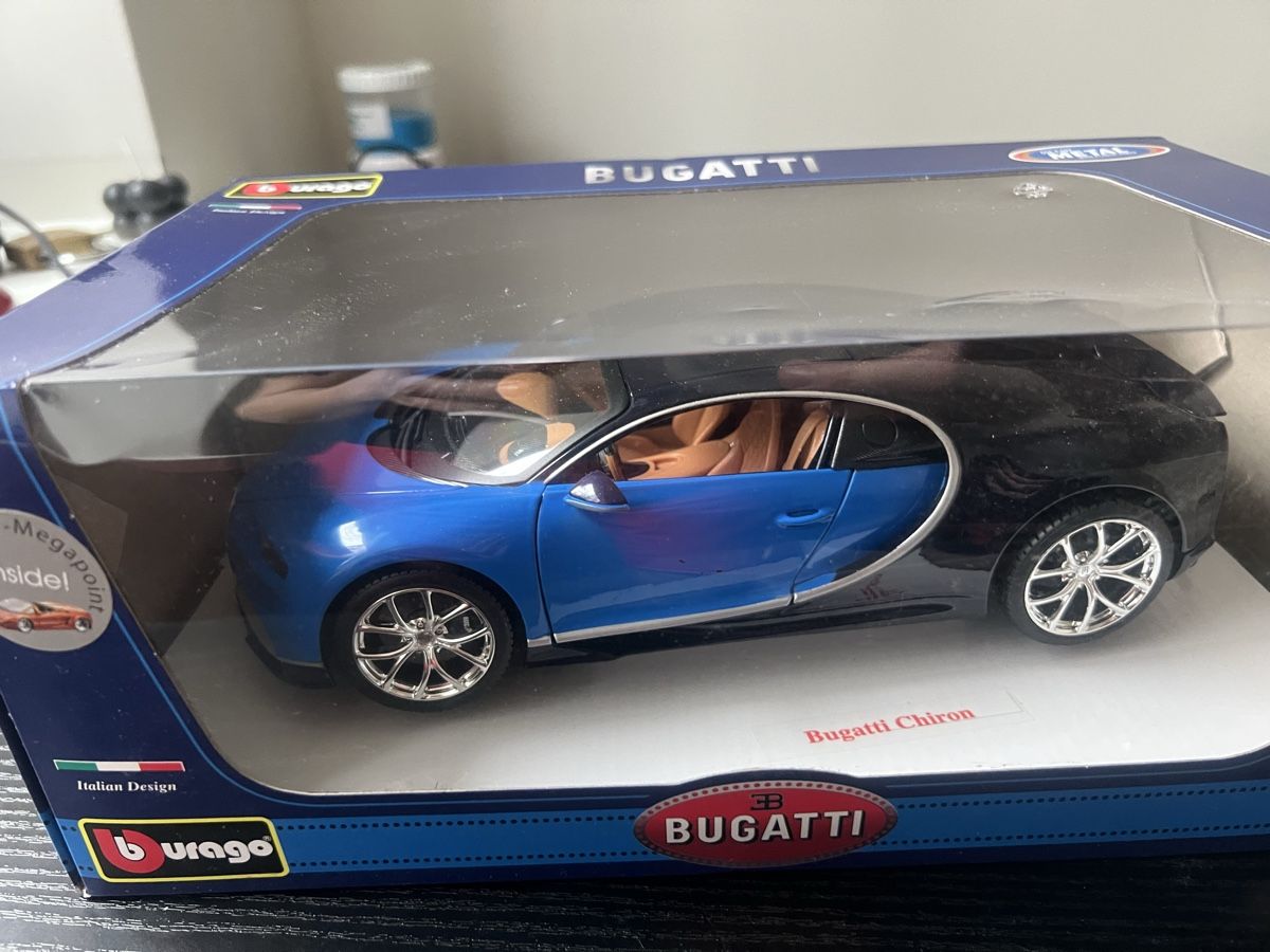 Bburago Modellini d'auto: 8x Supercar collection 1:18 – Nuovo e nell'imballaggio originale da Adliswil venduto da kev_9yyp 6