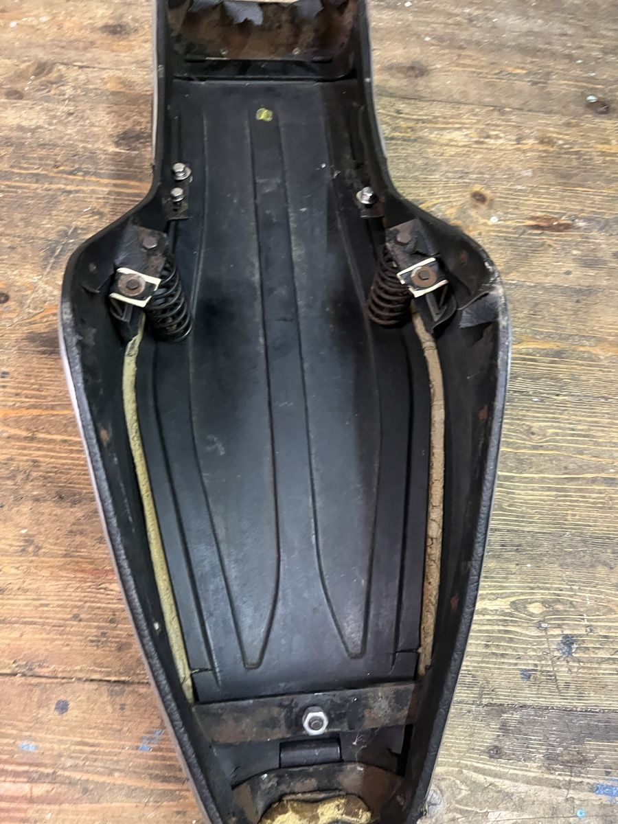 Alle Motorradersatzteile: Originale BMW R26 Sitzbank – Gebraucht aus Chur von williwild 3