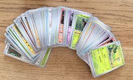 Cartes Pokemon Lot de 519 cartes dans coffret comme neuves