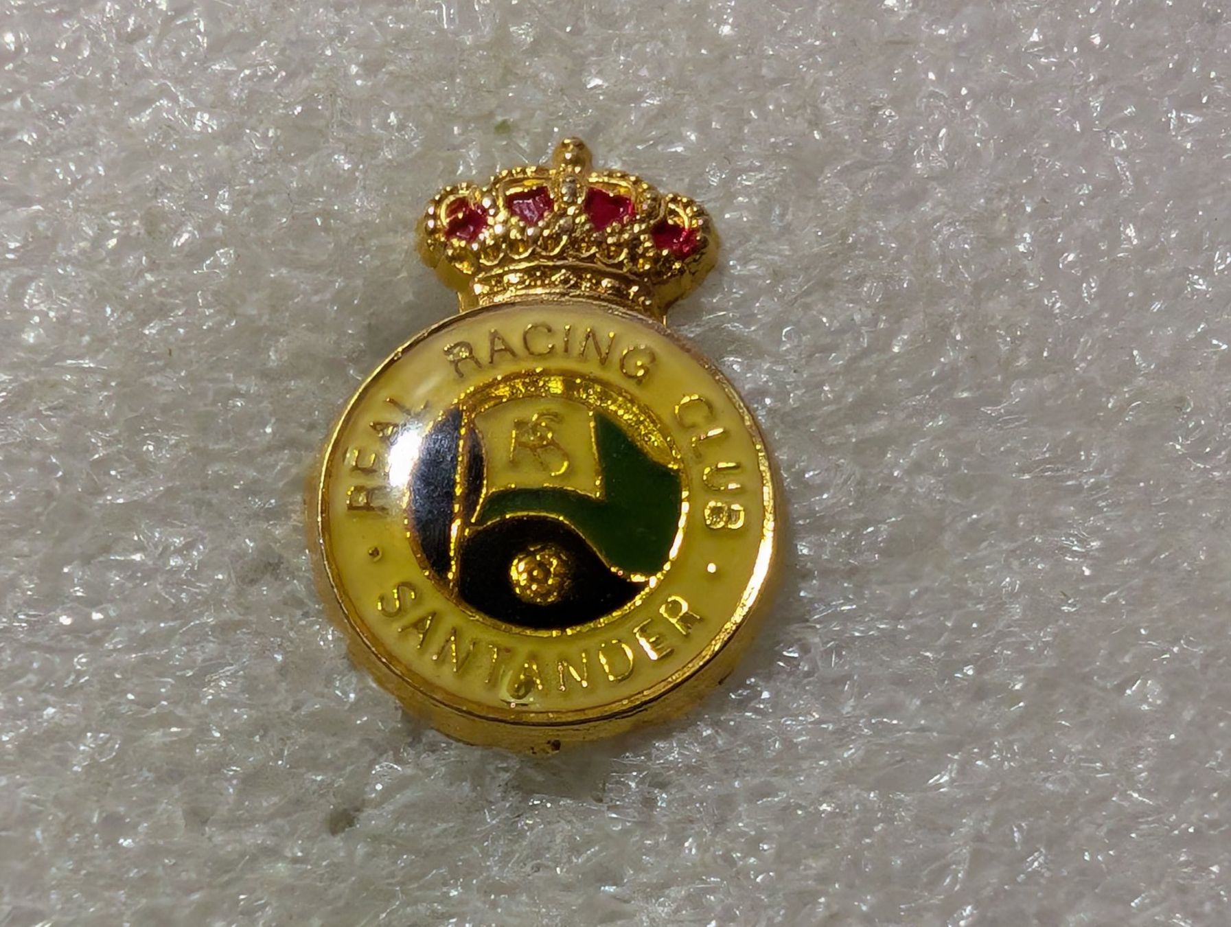 Placchette & Badge: Ansteckpin 103: Real Racing Club – Usato da Oppligen venduto da Pin-Fall-Shop