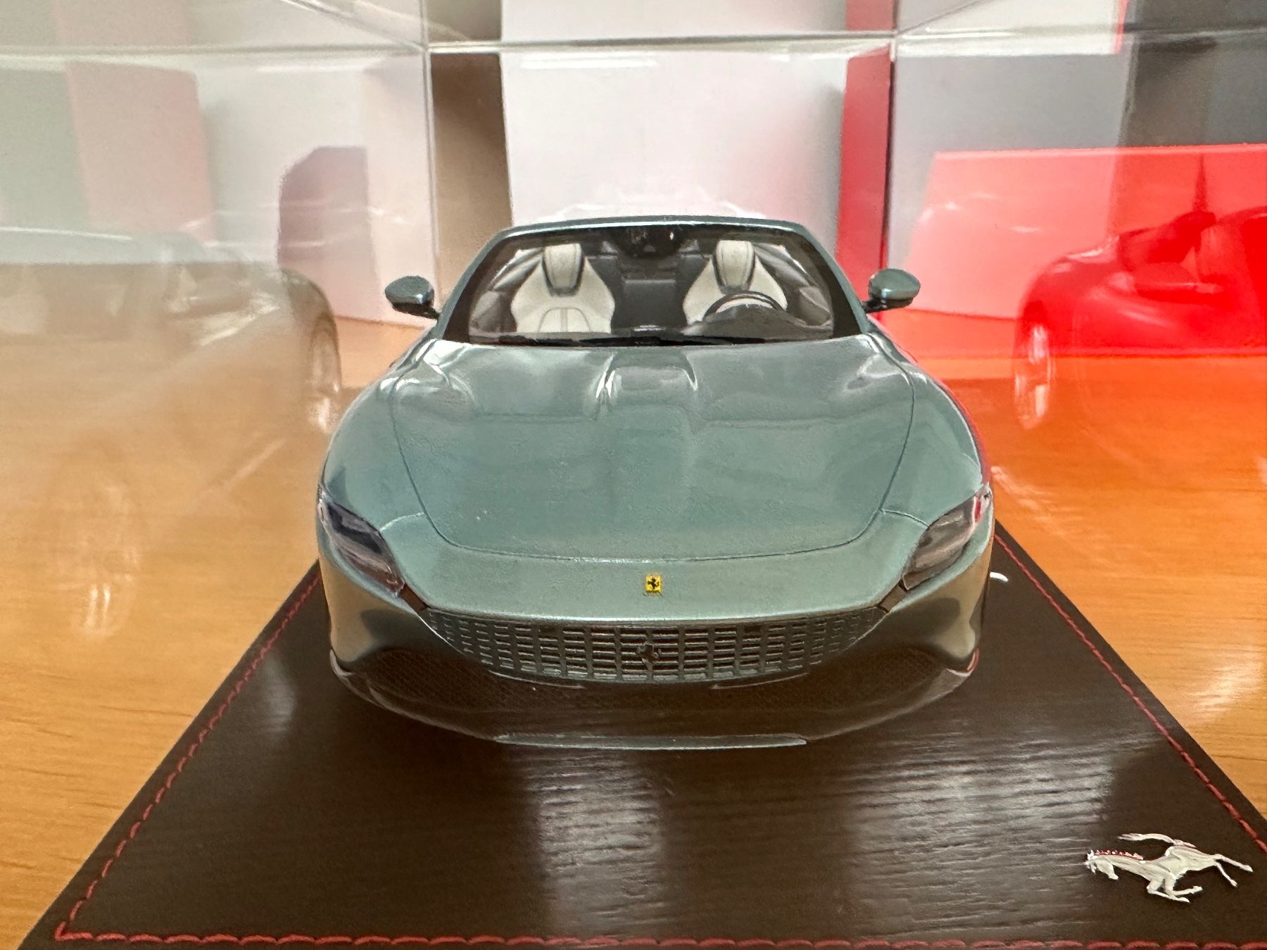 Ferrari Modellautos: Ferrari Roma Spider Celeste Tevere 1/18 – Neu und originalverpackt aus Stein AR von Krabbe2 5
