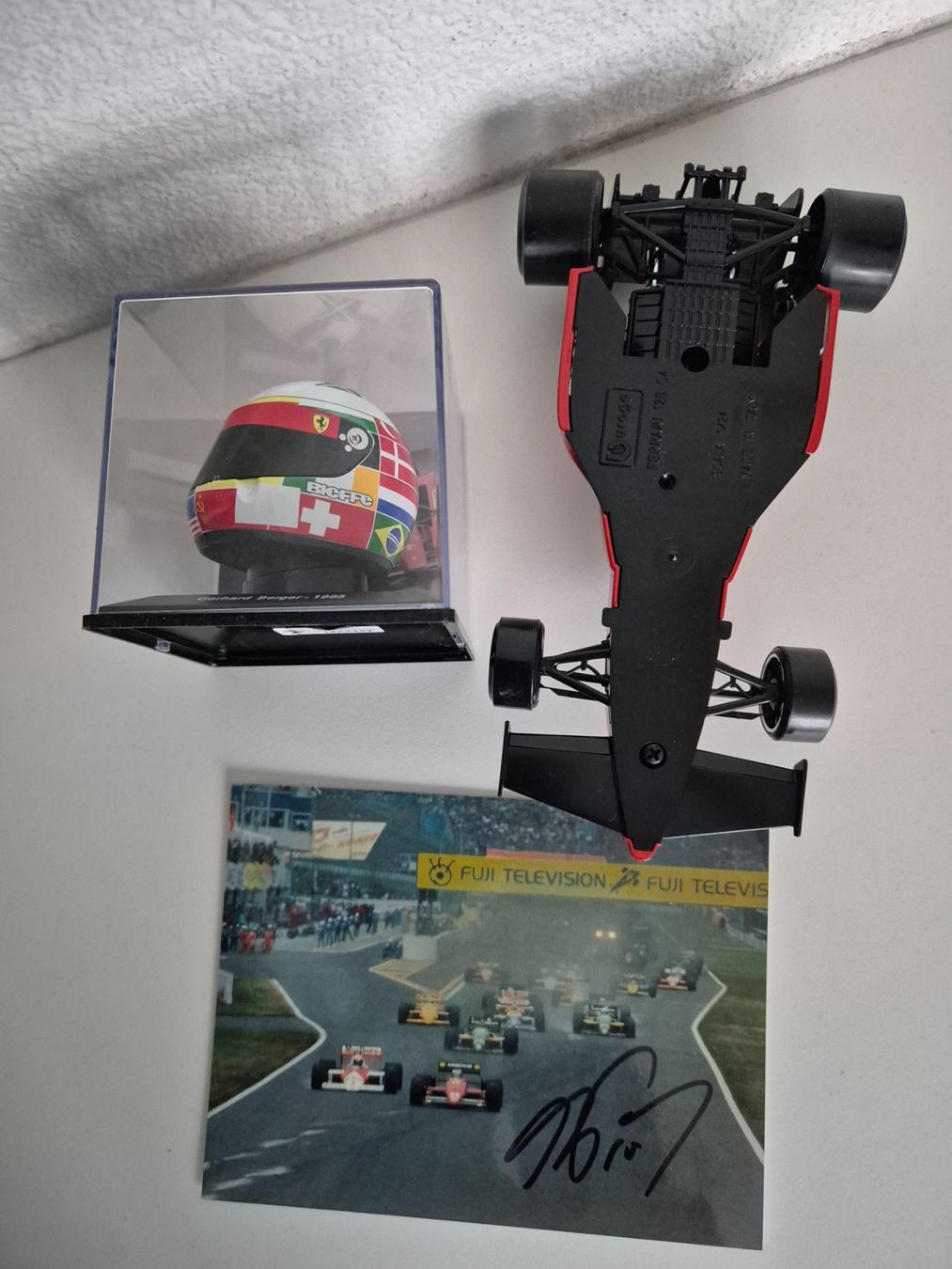 Ferrari Modellini d'auto: Gerhard Berger Ferrari + Helm + Autogramm – Usato da Oberbuchsiten venduto da laffite54 8