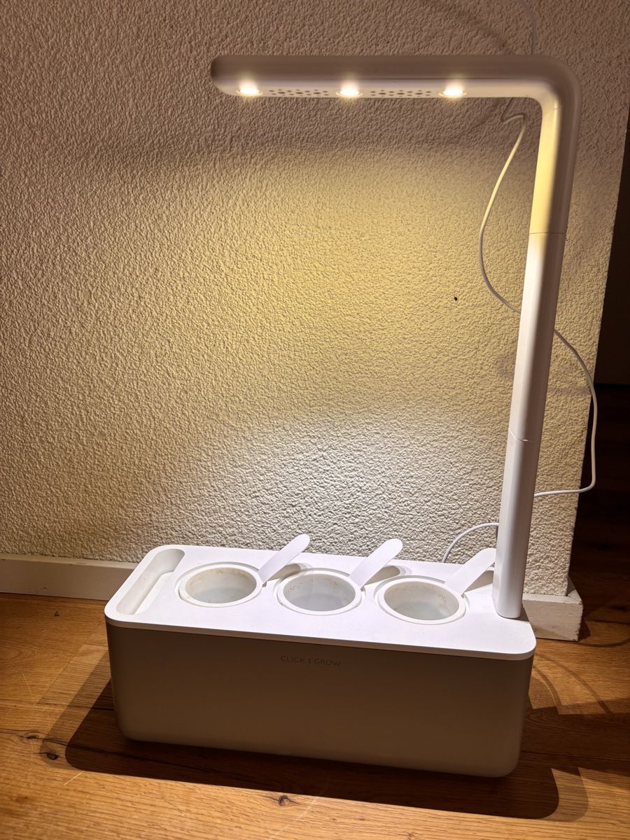 Click and Grow Vasi per fiori: Click and Grow Smart Garden – Usato da Niederuzwil venduto da MT5612