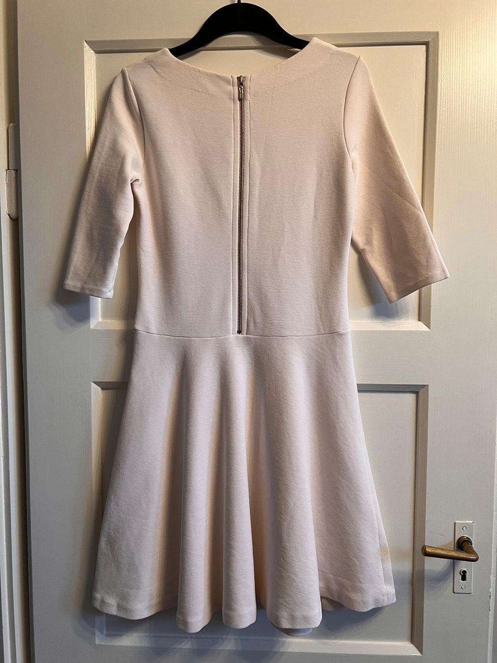 Hugo Boss Kleider: Hugo Boss Orange Kleid Gr. 36 offwhite – Gebraucht aus Basel von jetzt-wird-gemistet 1