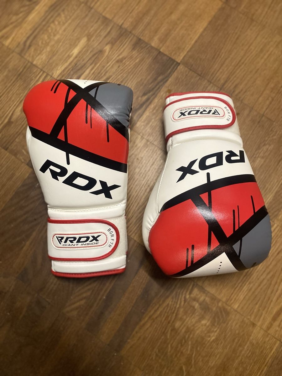 Handschuhe & Handstulpen: Boxhandschuhe RDX Grösse 10oz neuwertig – Gebraucht aus Winterthur von Neribaeri