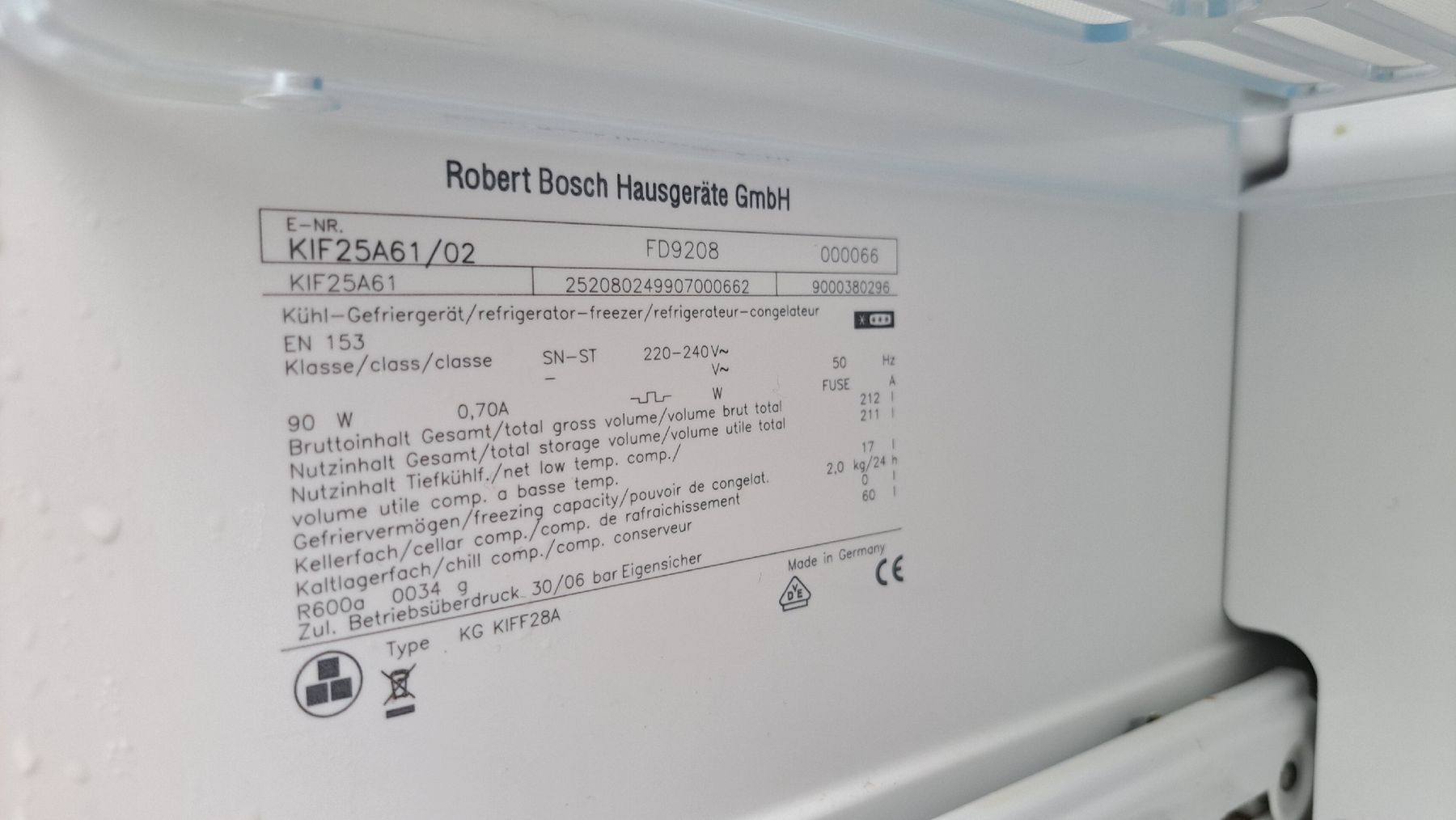 Bosch Frigoriferi: Kühlschrank Bosch 2 SCHUBLADEN  – Usato da Bischofszell venduto da Haetti0 8