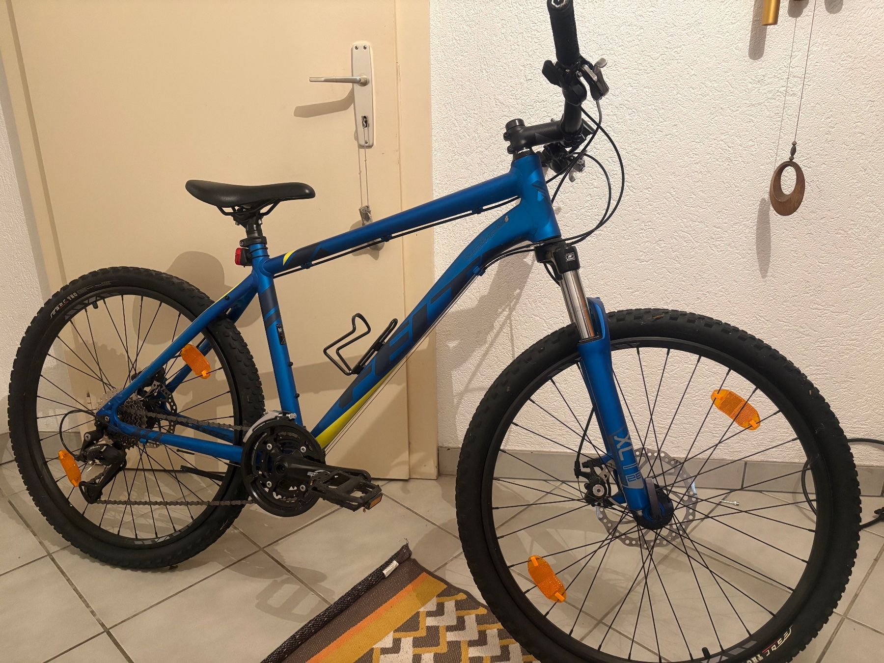 Felt Biciclette: VTT FELT bleu ado 10-14 ans – Usato da Vuadens venduto da Natata88