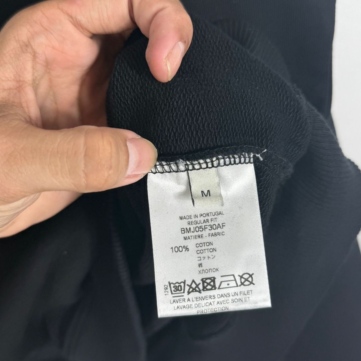 Givenchy Pullover & Sweatshirts: Sweat à Capuche Givenchy Noir Reverse Logo Vertical - L #p35 – Neu (gemäss Beschreibung) aus Hauterive NE von Leo_o 5