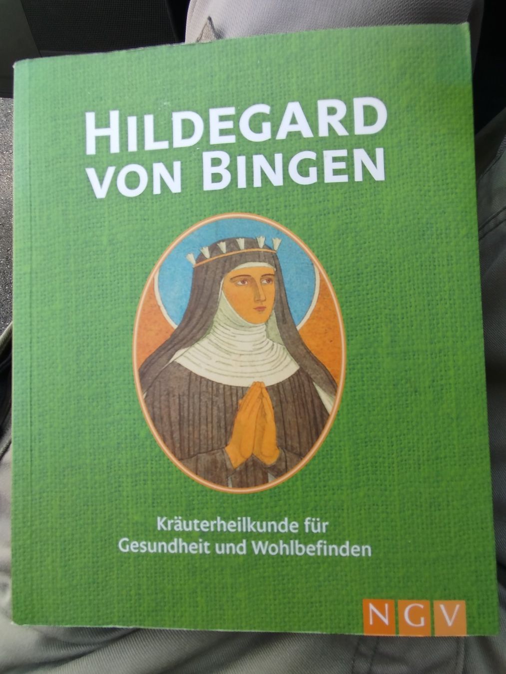 Libri: HILDEGARD VON BINGEN – Usato da Wettingen venduto da Colorup