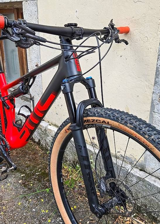 BMC Biciclette: BMC Fourstroke TWO 2023  Taille M  500 km – Nuovo (secondo la descrizione) da la chaux-de-fonds venduto da jul889f 2