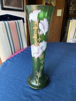 Antike Jugendstil Flötenvase mit floralem Dekor