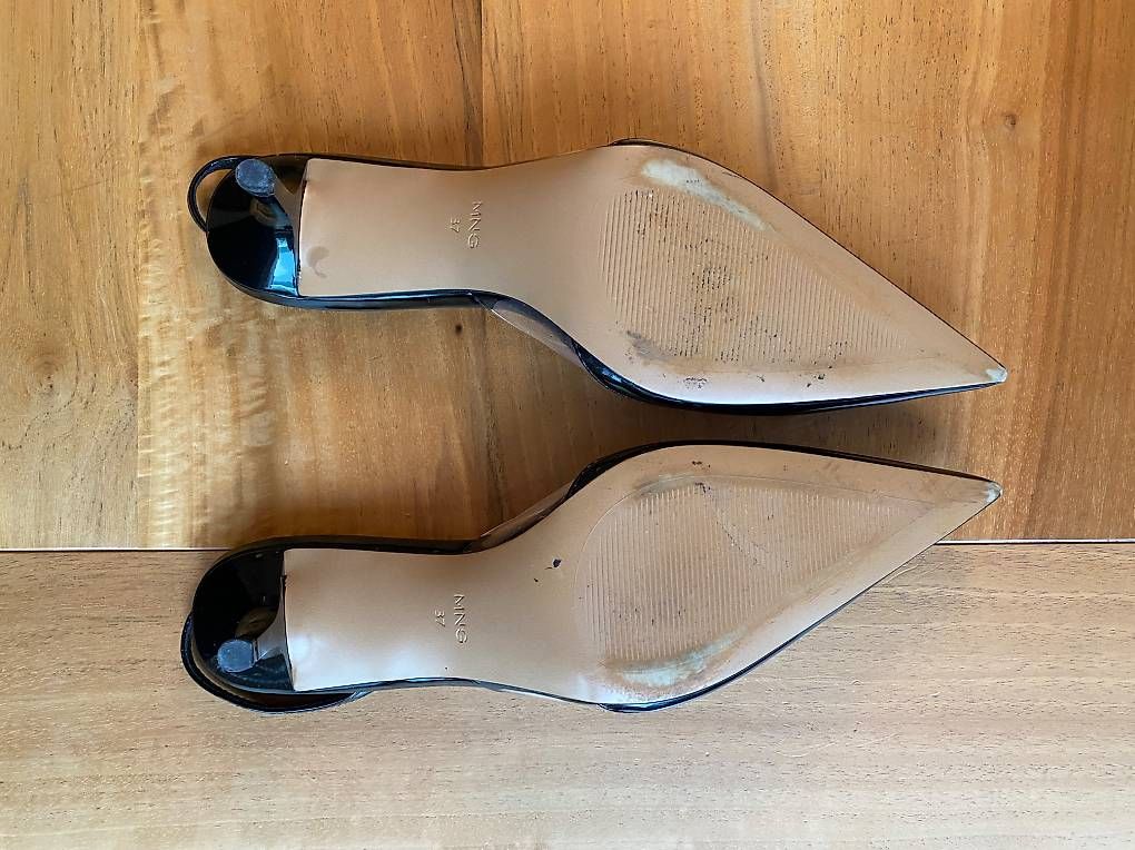 Damenschuhe: Mango Slingback Pumps  Schwarz Lack / Transparent – Gebraucht aus Zürich von ana_6vl5 2