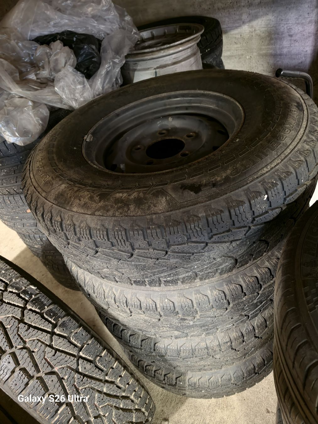 Land Rover Pneumatici & Ruote complete: Roues original Wolf Defender – Usato da Fleurier venduto da Doun
